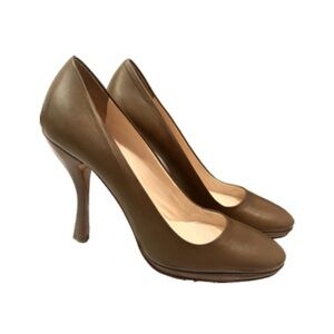 NWOT Prada olive green pumps, size 38, 4 inch heel, saffiano leather heels